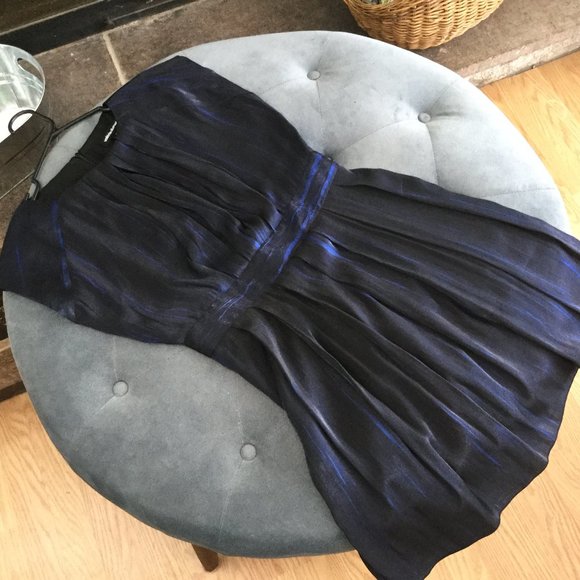 Dress - Picture 1 of 7